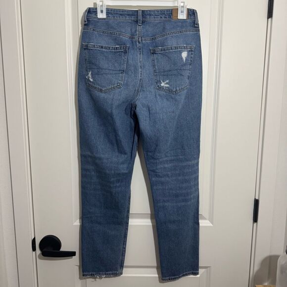 NWOT American Eagle Medium Wash Distressed Mom Jeans - Picture 2 of 6